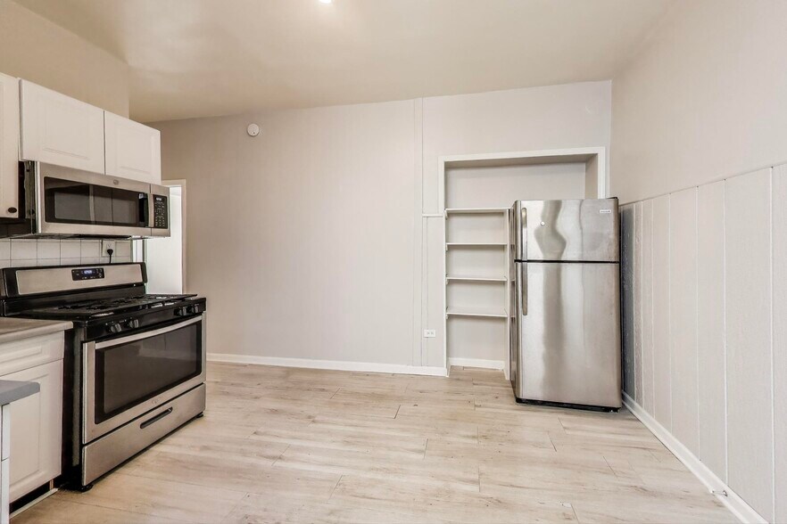 More Photos Of 2889 N Milwaukee Ave, Chicago Storefront Retail Residential For Sale