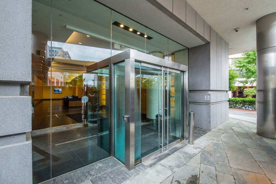 More Photos Of 5425 Wisconsin Ave, Chevy Chase Coworking Space