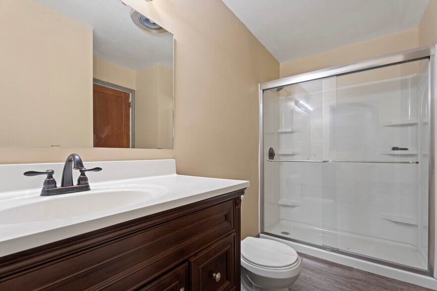 More Photos Of 300 Range St, Marshall Multifamily For Sale