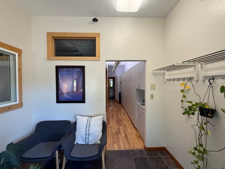 More Photos Of 195 S Lena St, Ridgway Medical For Sale