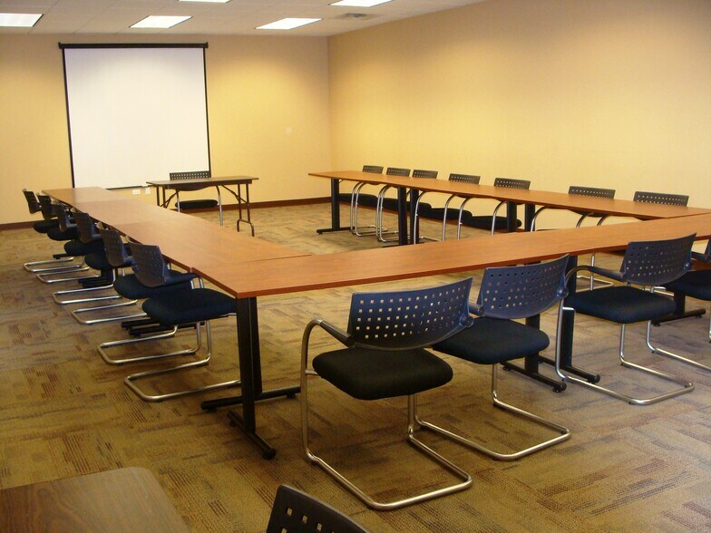 More Photos Of 555 E Butterfield Rd, Lombard Office For Lease