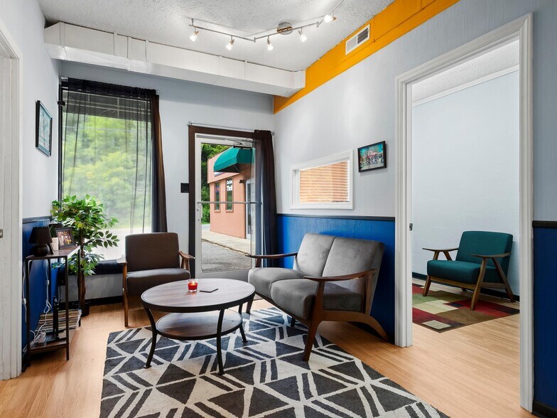 More Photos Of 745 Carl Eller Rd, Mars Hill Freestanding For Lease