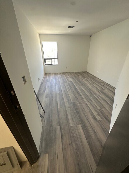 More Photos Of 11940 Palm Dr, Desert Hot Springs Loft Creative Space For Sale