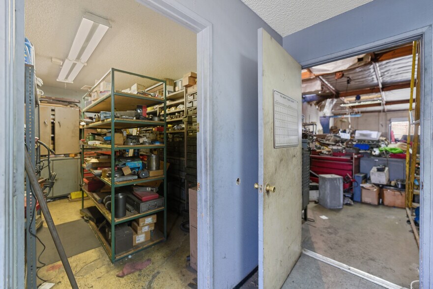 More Photos Of 159-161 N East End Ave, Pomona Warehouse For Sale
