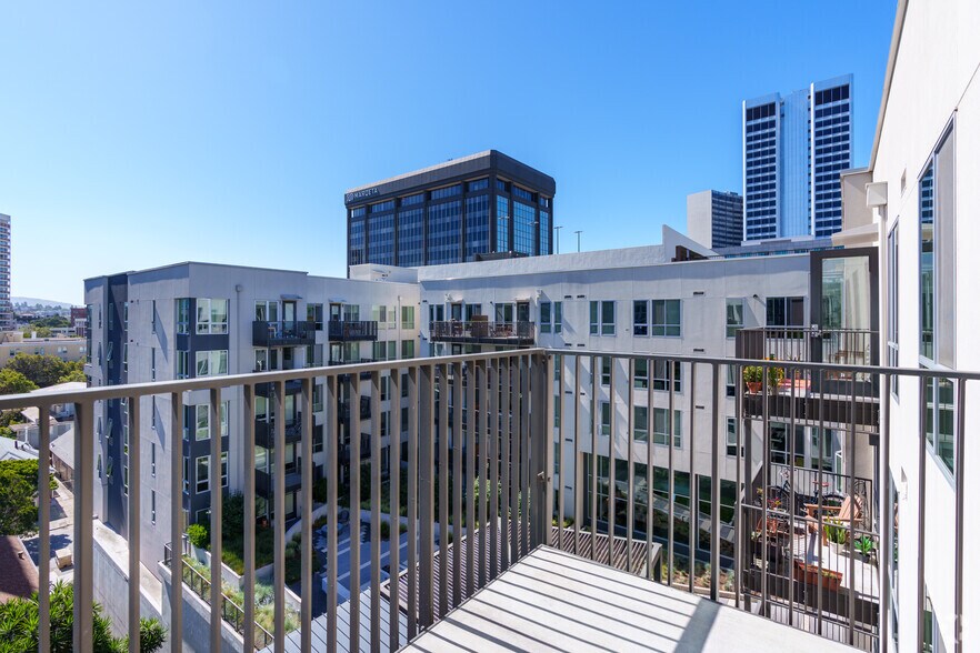 More Photos Of 2302 Valdez St, Oakland Apartments For Lease