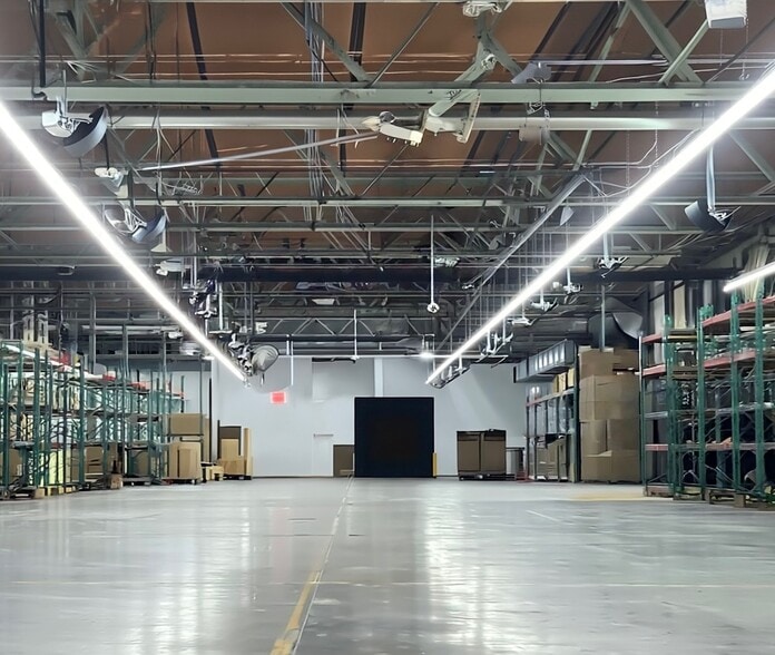 More Photos Of 1478 Old Country Rd, Plainview Manufacturing For Sale