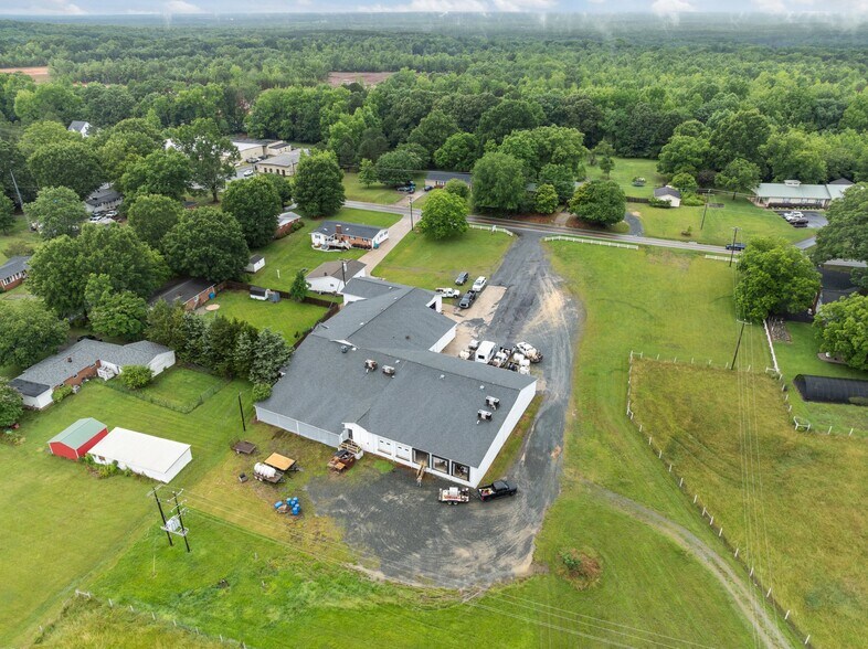 More Photos Of 704 N Central Ave, Locust Warehouse For Lease