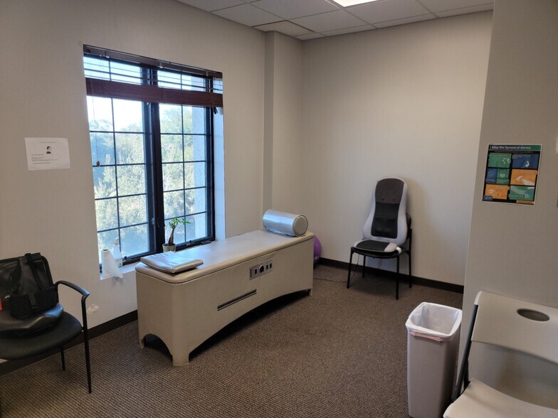 More Photos Of 2295 S Hiawassee Rd, Orlando Office For Sale