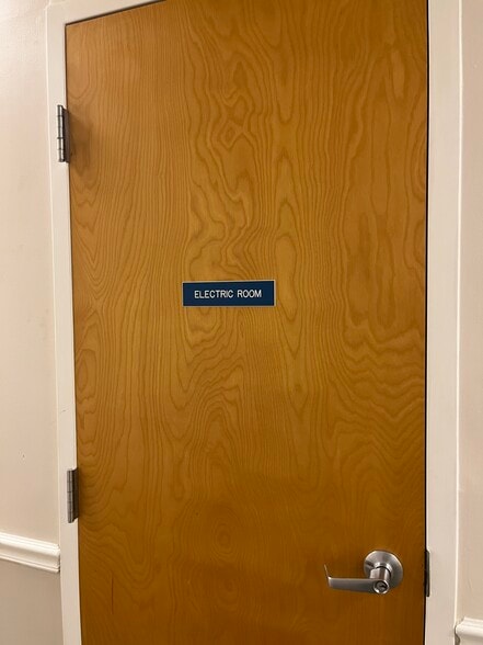 More Photos Of 1091 Pemberton Hill Rd, Apex Medical For Lease