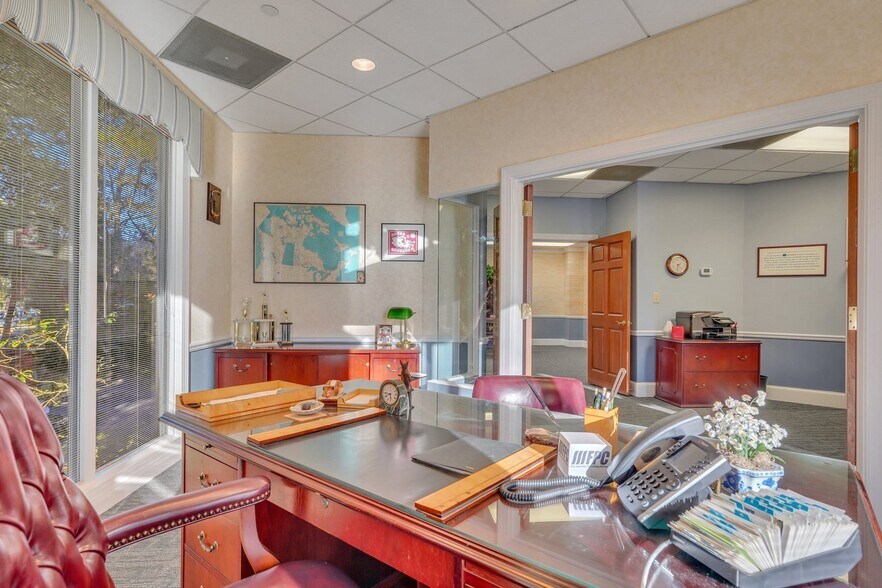 More Photos Of 52 New Orleans Rd, Hilton Head Island Office For Sale