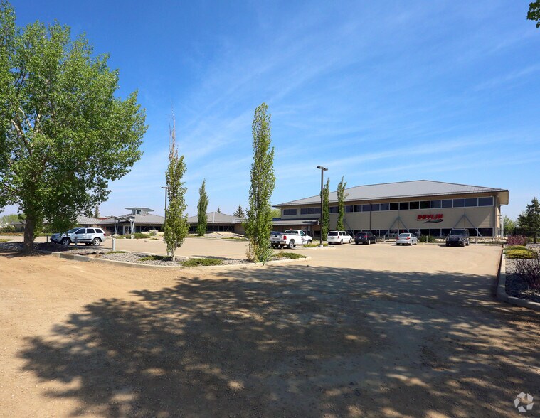 More Photos Of 11211 Winterburn Rd NW, Edmonton Office For Sale