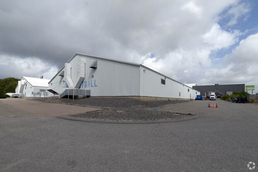 More Photos Of 290 Wood Rd, Braintree Racetrack For Sale