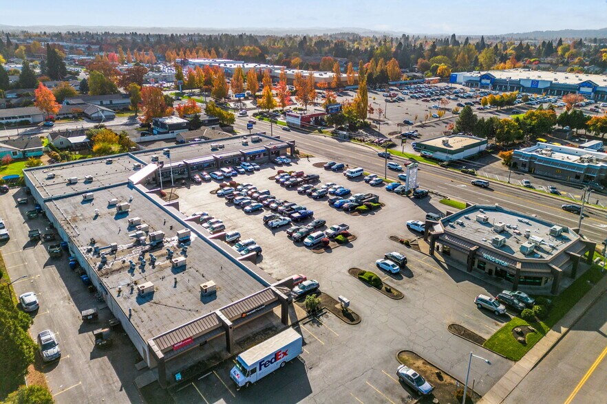 More Photos Of 3052-3090 Lancaster Dr NE, Salem Freestanding For Lease