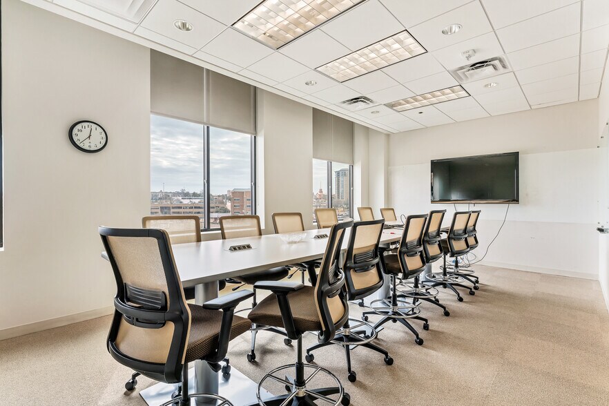 More Photos Of 100 Lexington St, Fort Worth Office For Lease