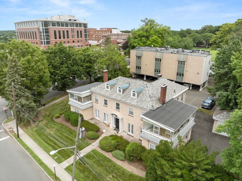 More Photos Of 61 Glenwood Rd, Englewood Office For Sale
