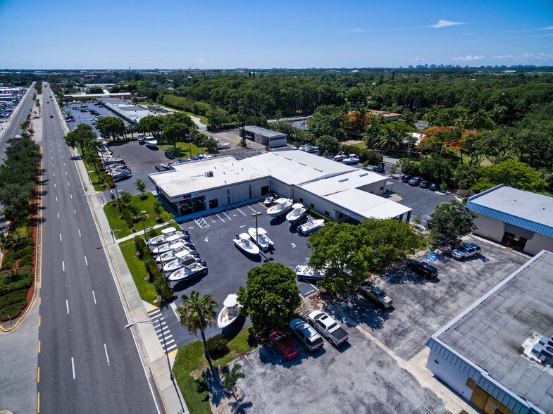 More Photos Of 2625 Davis Blvd, Naples Auto Dealership For Sale