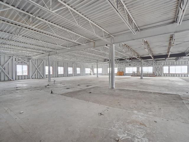 More Photos Of 5100 Rue Bernard-Lefebvre, Laval Light Distribution For Sale