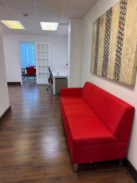 More Photos Of 299 Alhambra Cir, Coral Gables Loft Creative Space For Lease