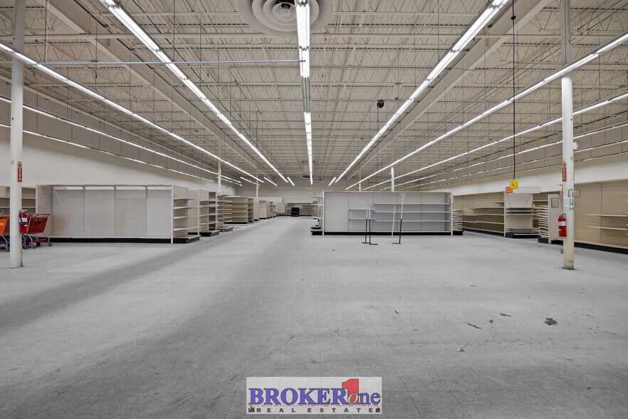 More Photos Of 2135 E 12th St, Casper Unknown For Lease