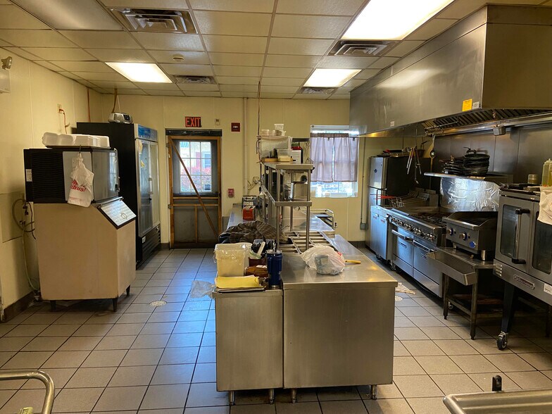 More Photos Of 298 Old Bowers Rd, Mertztown Restaurant For Lease