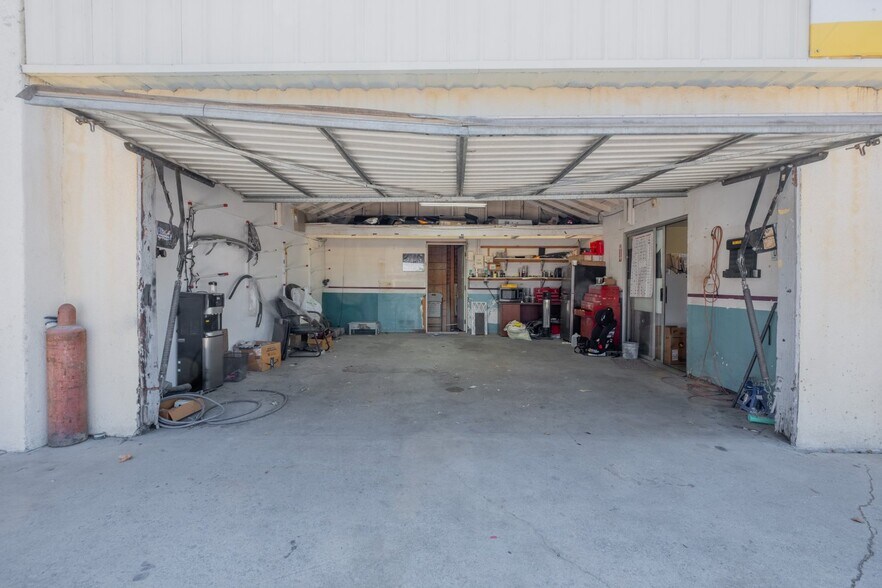 More Photos Of 1104 S Victory Blvd, Burbank Auto Repair For Sale