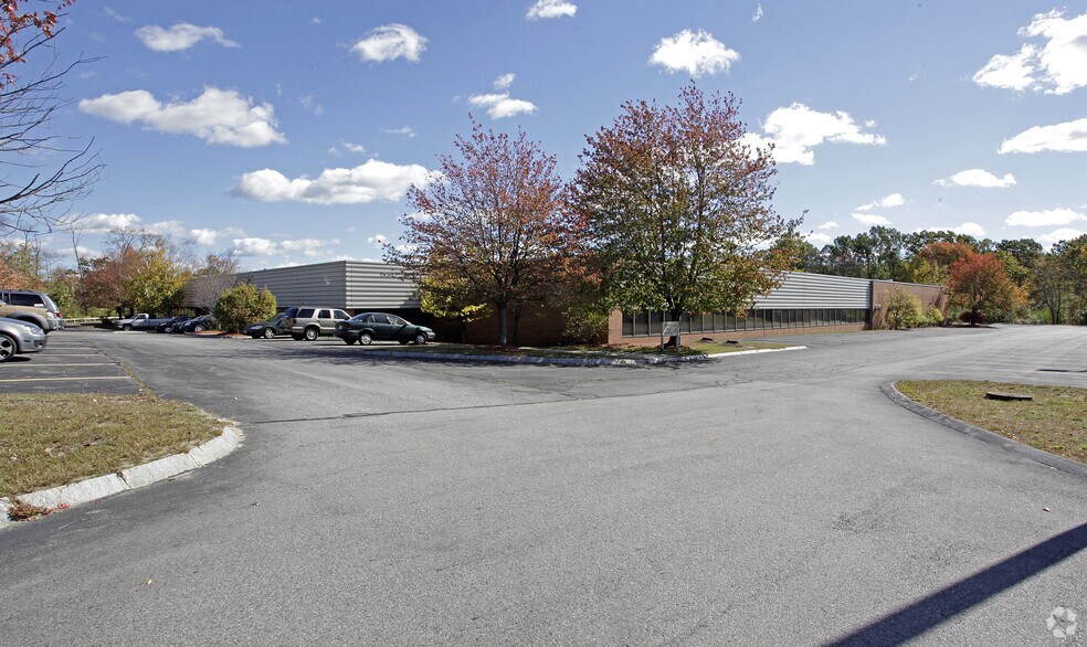 More Photos Of 554 Clark Rd, Tewksbury Research And Development For Lease