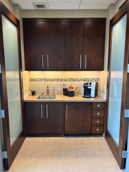 More Photos Of 18426 Brookhurst St, Fountain Valley Medical For Lease