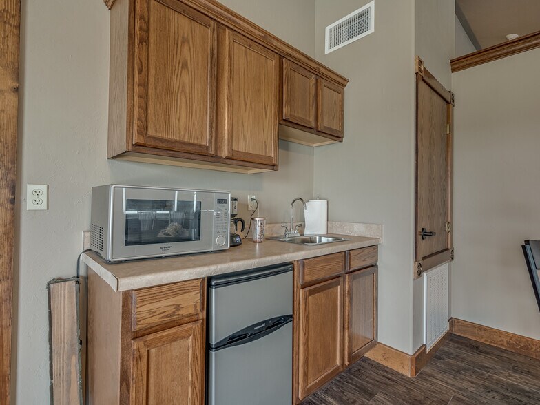 More Photos Of 341070 E 890 Rd, Chandler Lodge Meeting Hall For Sale