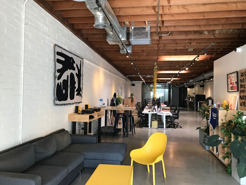 More Photos Of 9014 Lindblade St, Culver City Showroom For Lease