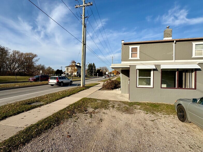 More Photos Of 717 Woodmere Ave, Traverse City Storefront Retail Residential For Lease