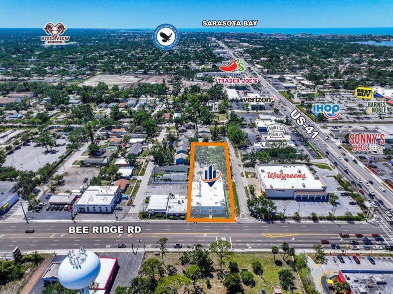 More Photos Of 2030 Bee Ridge Rd, Sarasota Office Residential For Sale