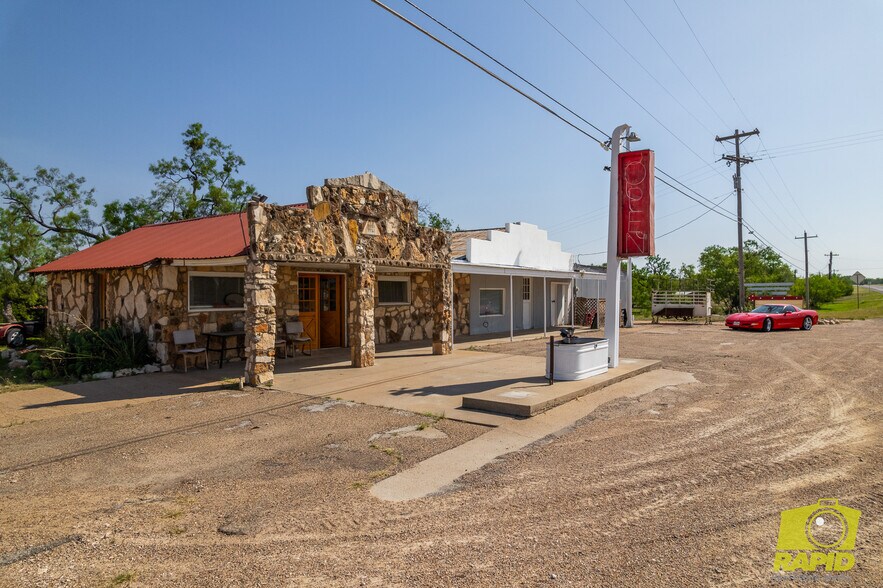More Photos Of 425 Highland Park, Robert Lee Flex For Sale
