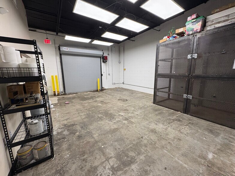 More Photos Of 114-138 E North Ave, Belton General Retail For Lease