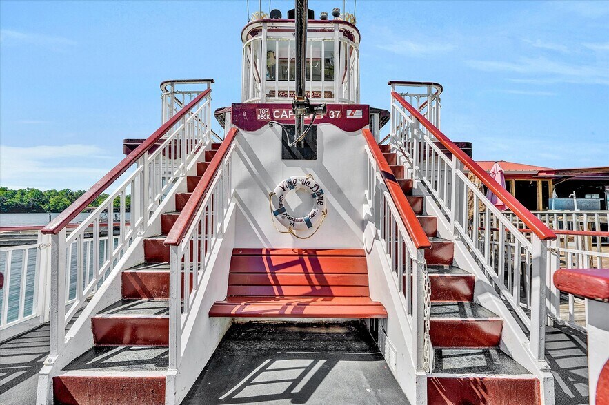 More Photos Of 3619 Airport Rd, Moneta Marina For Sale