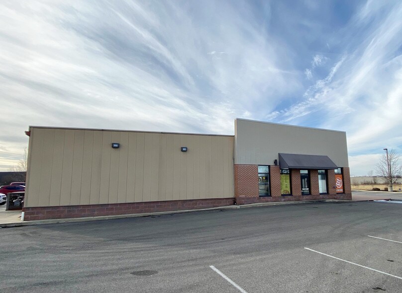 More Photos Of 56 Stower Ln, Norwalk Freestanding For Lease