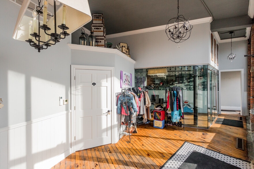More Photos Of 1842-1846 Michigan Ave, Detroit Storefront Retail Office For Sale