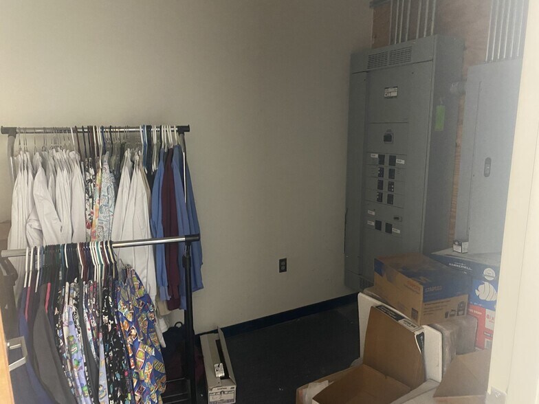 More Photos Of 131 E Broad St, Eufaula Medical For Sale