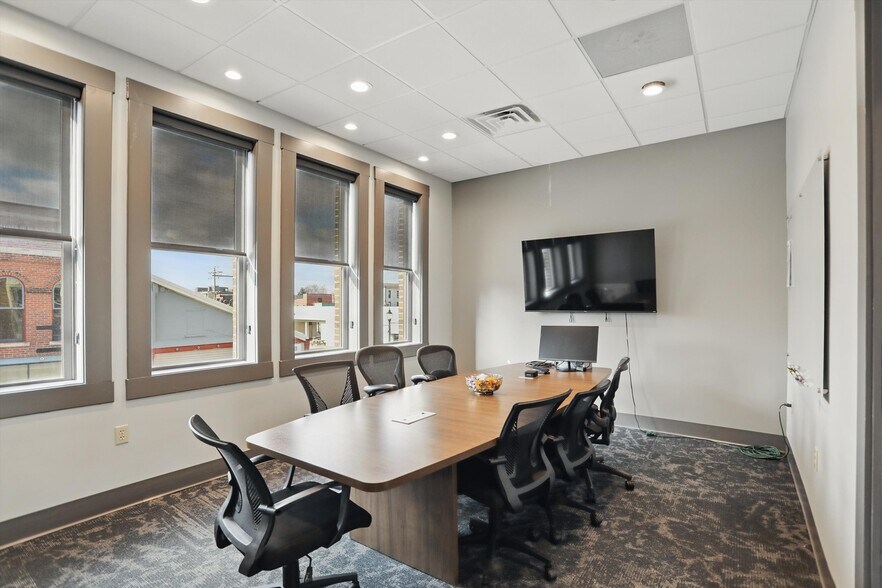 More Photos Of 164 E Jefferson St, Franklin Office For Sale