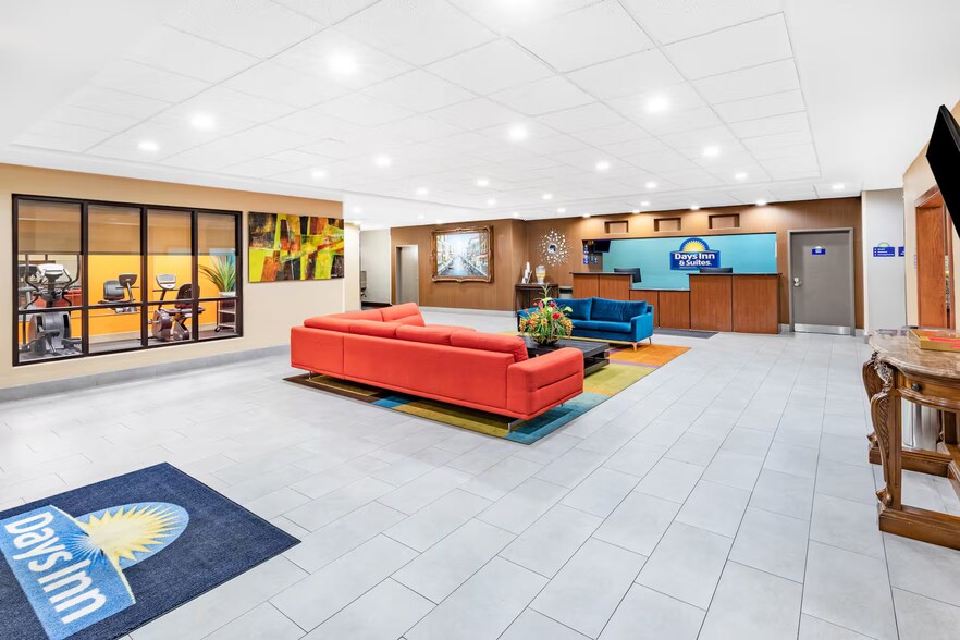 More Photos Of 4038 Frontage Road I-10 E, San Antonio Hotel For Sale