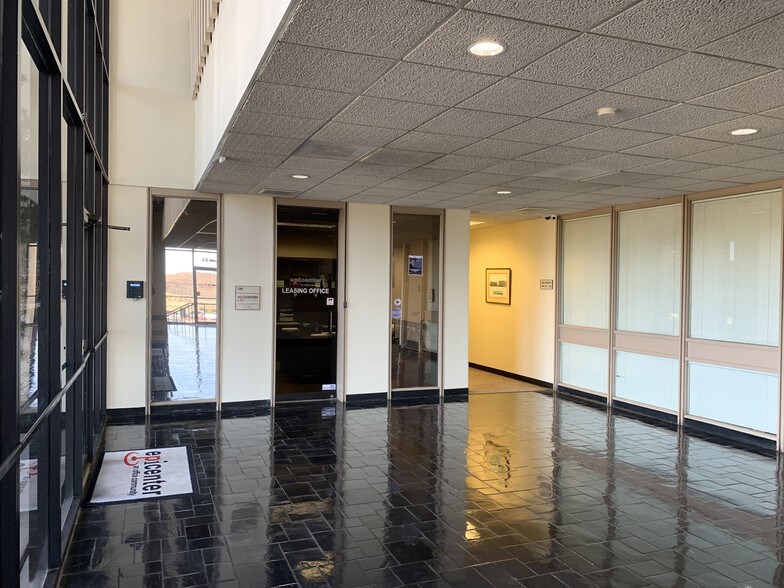 More Photos Of 444 Executive Center Blvd, El Paso Office For Lease