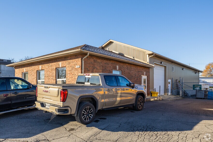 Primary Photo Of 1466 Lagan Way, Ottawa Light Distribution For Sale