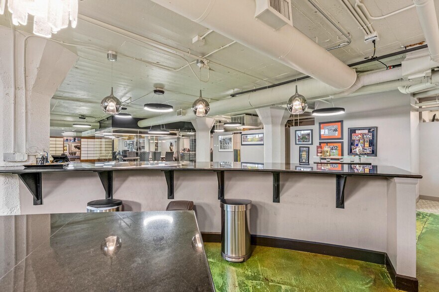 More Photos Of 2000 Arapahoe St, Denver Office For Sale