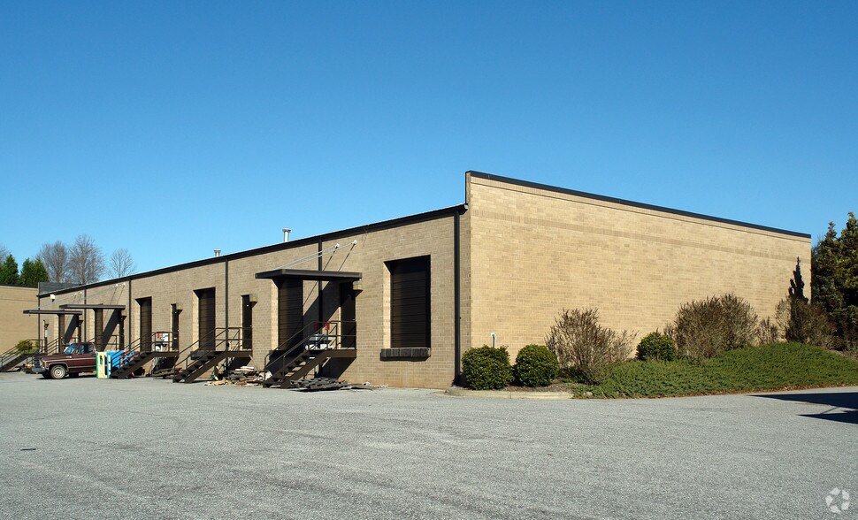 More Photos Of 301 10th St NW, Conover Office For Lease