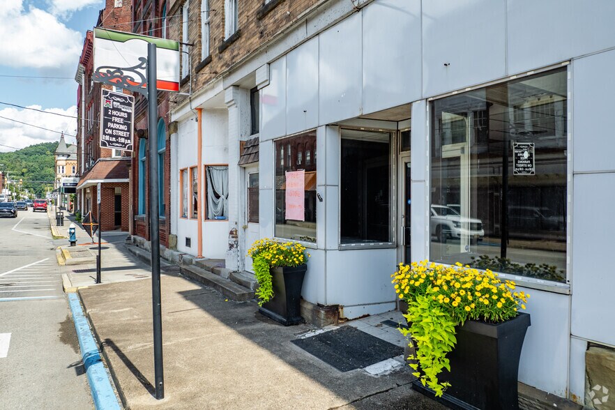 More Photos Of 132 Main Ave, Weston Storefront Retail Residential For Lease