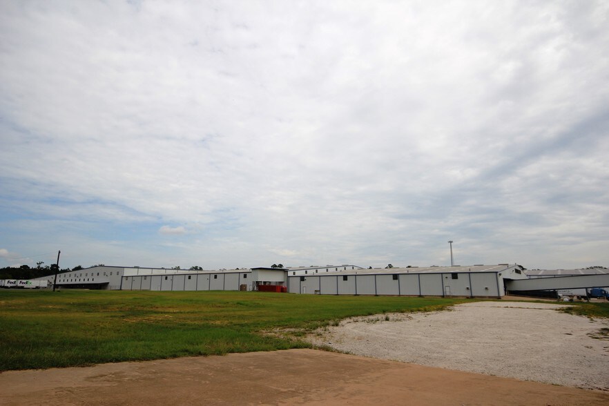 More Photos Of 2938 Brown Rd, Marshall Warehouse For Lease