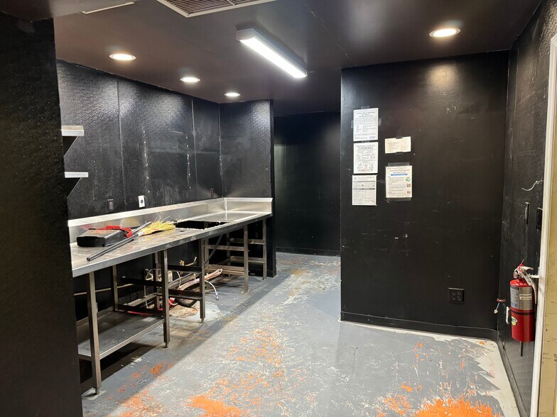 More Photos Of 1525 4th St, Sarasota Restaurant For Lease
