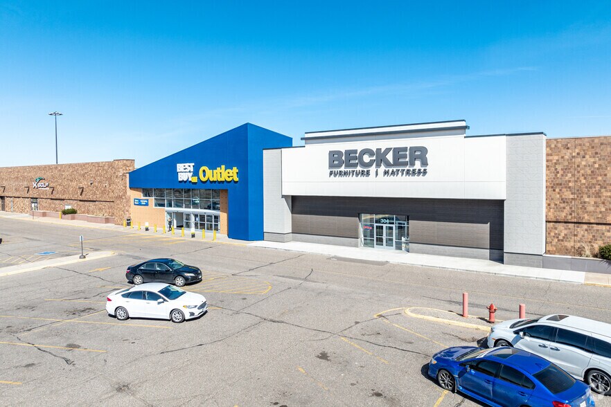 More Photos Of 398 Northtown Dr, Blaine Unknown For Lease