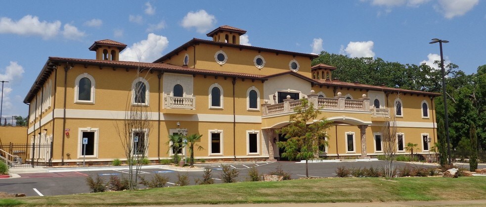 More Photos Of 1401 Kanis Park Dr, Little Rock Medical For Lease