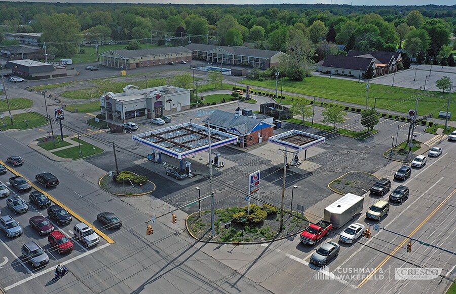 More Photos Of 960 N Leavitt Rd, Amherst Convenience Store For Sale