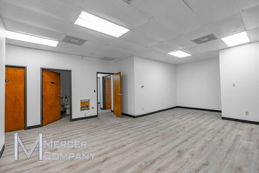 More Photos Of 1121-1137 Jupiter Rd S, Garland Unknown For Lease